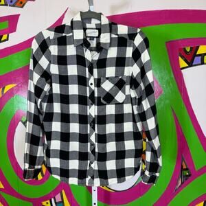 Universal Thread, Black and White Plaid Flannel Shirt. Size Small.
